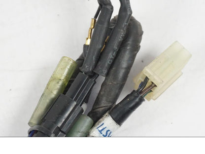 Snett nerifrån på Kablage från en Yamaha YZF 1000 R1 -2007 motorcykel.