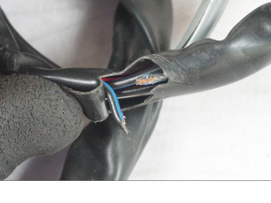 Extrabild1 på Styrelreglage från en Yamaha MT-09 -2020 motorcykel.