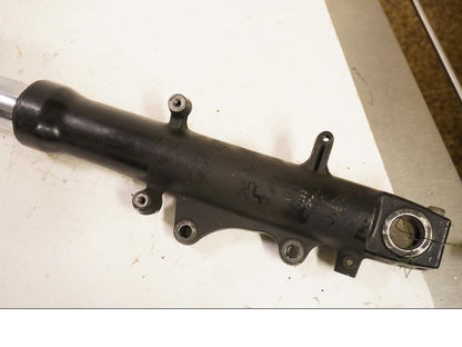 Vänster sida på Gaffelben från en Kawasaki ZX-9R -1998 motorcykel.