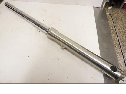 Framsidan på Gaffelben från en Honda VT 600 C -1994 motorcykel.