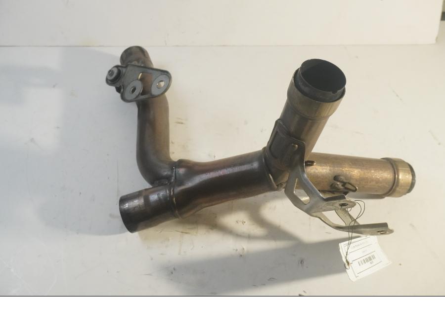 Framsidan på Grenrör från en Ducati Monster 696 -2008 motorcykel.