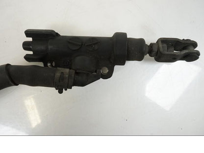 Vänster sida på Bromshuvudcylinder från en Yamaha XJR 1300 -2002 motorcykel.