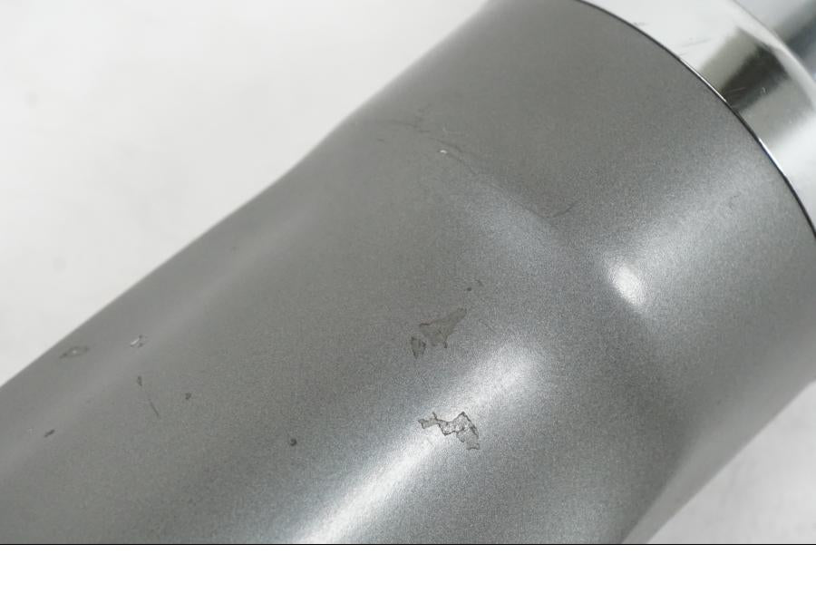 Snett uppifrån på Gaffelben från en H-D Softail FXCW Rocker -2008 motorcykel.