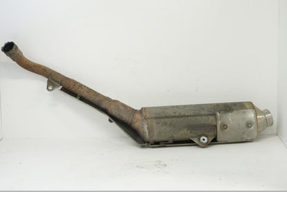 Baksidan på Ljuddämpare från en Honda XL 1000 V -1999 motorcykel.