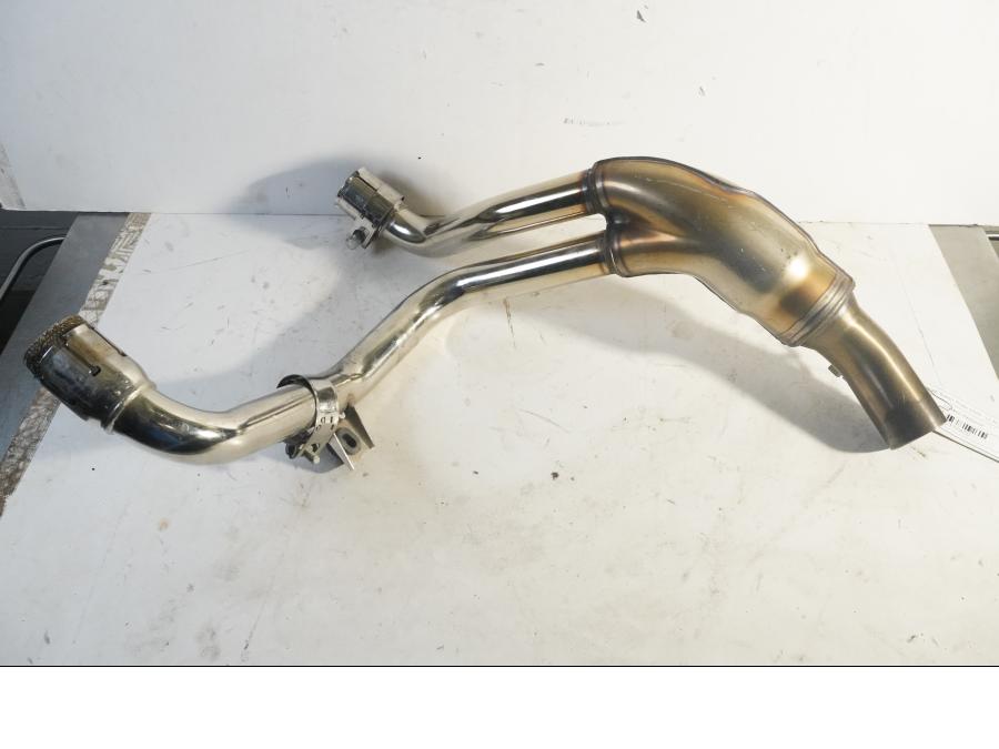 Höger sida på Mellanrör från en Triumph Speed Triple -2011 motorcykel.