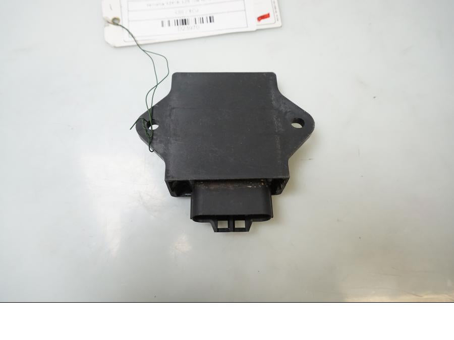 Baksidan på CDI / ECU från en Yamaha YZF-R 125 -2008 motorcykel.