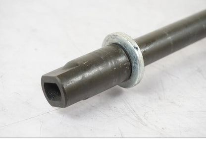 Höger sida på Axel från en Yamaha XVS 1100 -2004 motorcykel.