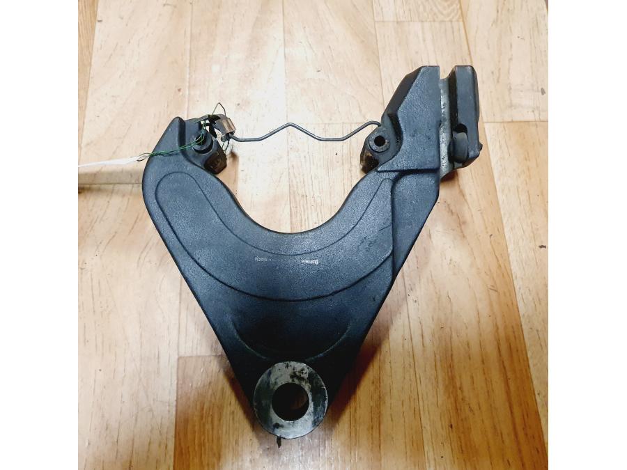 Baksidan på Bromsoksfäste från en H-D Softail Custom FXSTC -1987 motorcykel.