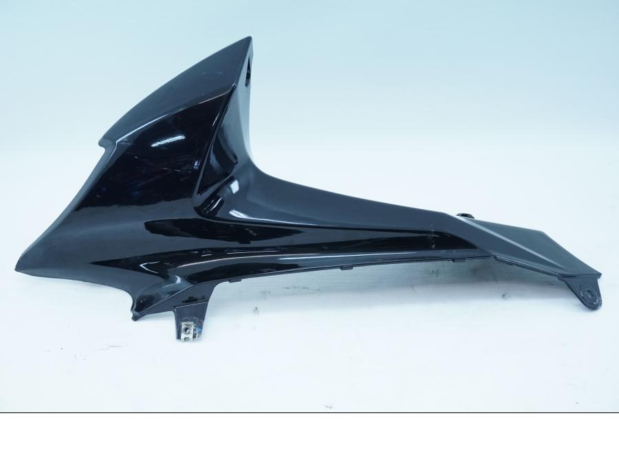 Framsidan på Toppkåpa från en Suzuki GSX-R 1000 -2011 motorcykel.