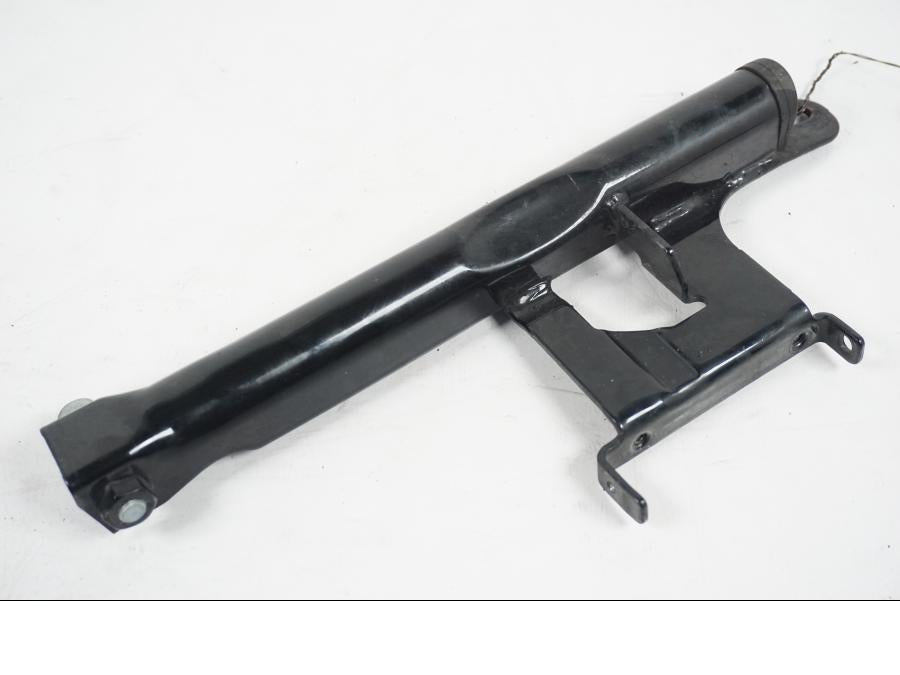 Framsidan på Ramdel från en H-D Softail Standard FXST -2001 motorcykel.