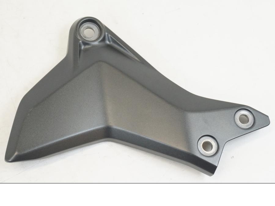 Framsidan på Ramskydd från en Yamaha YZF R7 -2022 motorcykel.