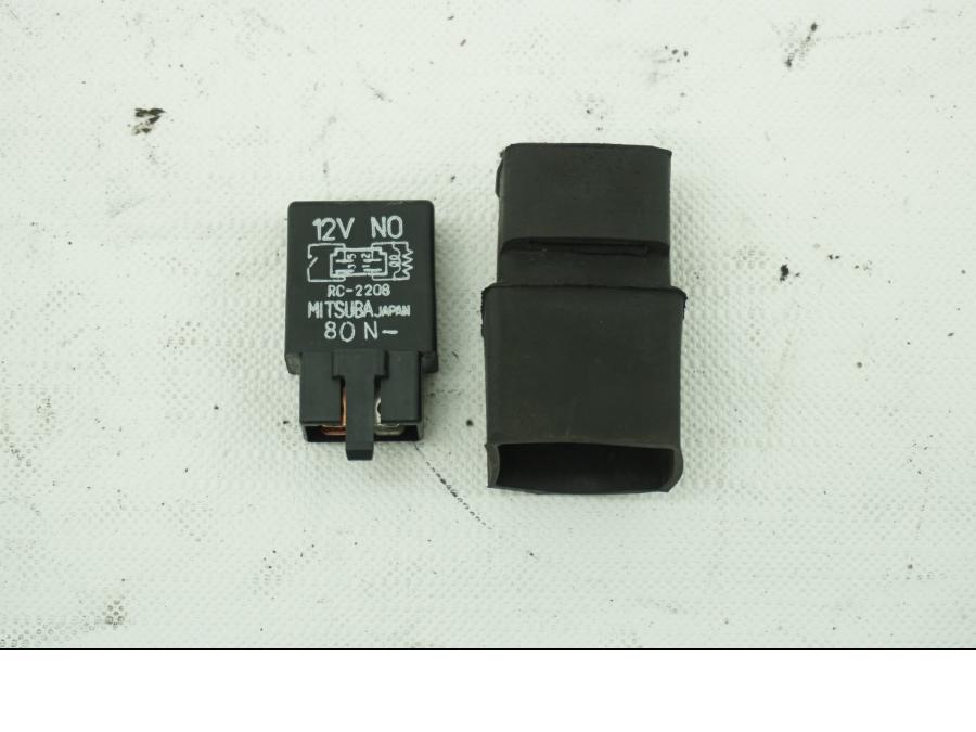 Framsidan på Relä från en Honda ST 1100 -1999 motorcykel.