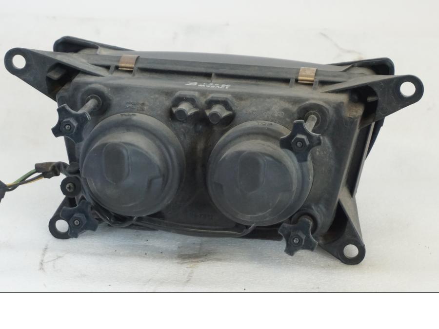 Vänster sida på Strålkastare från en Yamaha TDM 850 -1998 motorcykel.