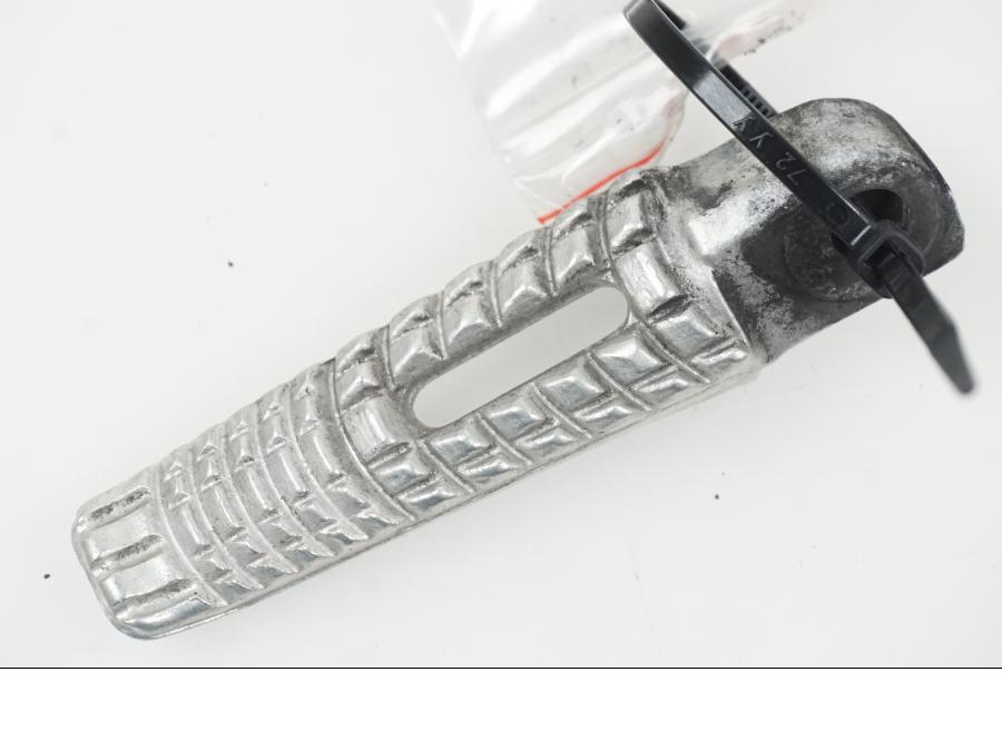 Snett uppifrån på Fotpinne från en Suzuki GSX-R 1000 -2007 motorcykel.