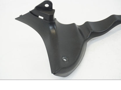 Snett uppifrån på Instrumentplast från en Suzuki GSX 1300 R -2017 motorcykel.