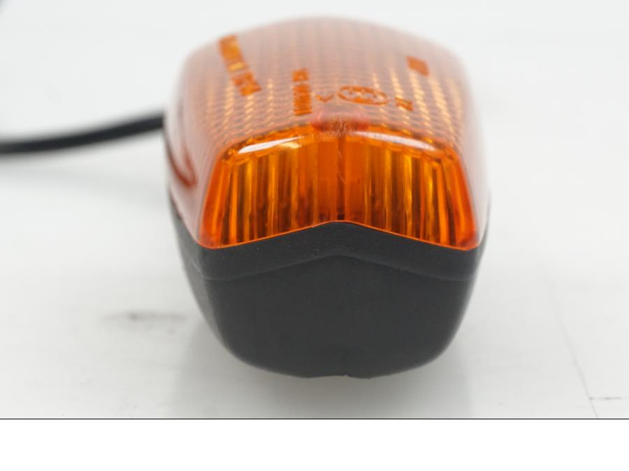 Snett uppifrån på Blinkers från en Yamaha XJ 900 -1997 motorcykel.