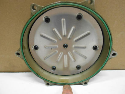 Baksidan på Kopplingskåpa från en Ducati 1199 Panigale -2012 motorcykel.