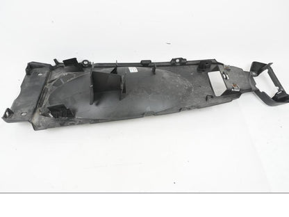 Vänster sida på Undertail från en KTM 1290 Super Adventure S -2022 motorcykel.