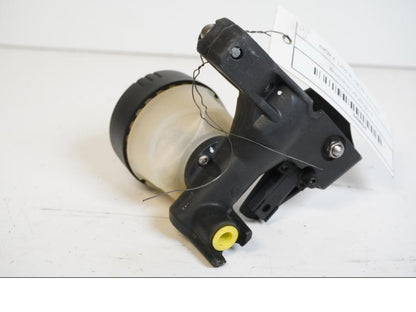 Höger sida på Bromshuvudcylinder från en BMW K 1200 R -2006 motorcykel.