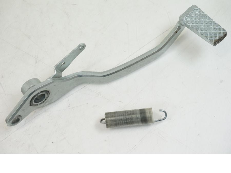 Framsidan på Bromspedal från en Yamaha YZF R7 -2022 motorcykel.