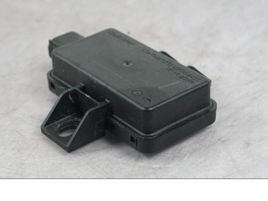 Vänster sida på RDC Styrenhet från en BMW K 1600 GTL -2015 motorcykel.