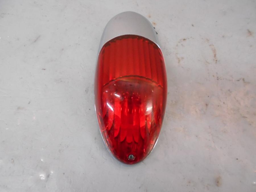 Framsidan på Baklampa från en Kawasaki VN 1600 Mean Streak -2007 motorcykel.