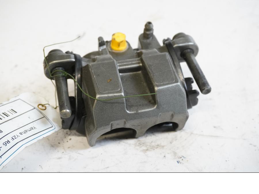 Baksidan på Bromsok från en Yamaha YZF R6 -1999 motorcykel.