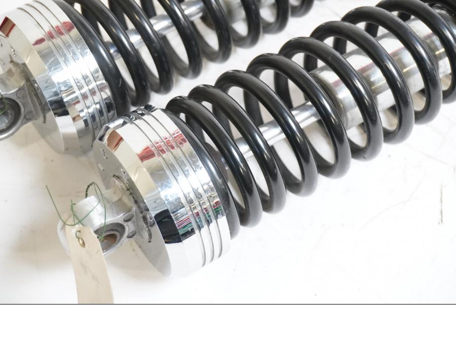 Baksidan på Stötdämpare från en Yamaha V-MAX 1200 -2001 motorcykel.