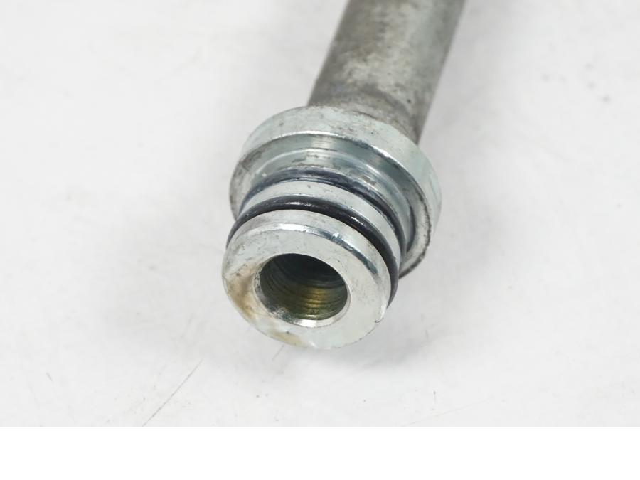 Baksidan på Oljekylrör från en MV Agusta Dragster -2014 motorcykel.