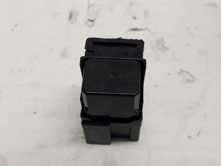 Framsidan på Relä från en Yamaha XJR 1300 -2015 motorcykel.