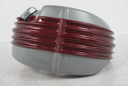 Höger sida på Oljetank från en H-D Softail FXCW Rocker -2008 motorcykel.