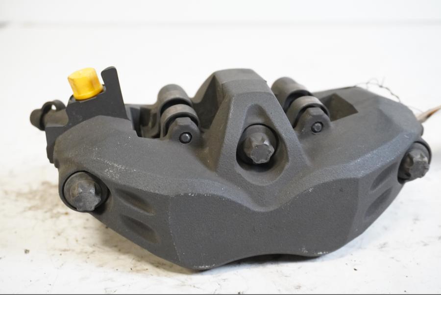 Baksidan på Bromsok från en Kawasaki GTR 1400 -2008 motorcykel.