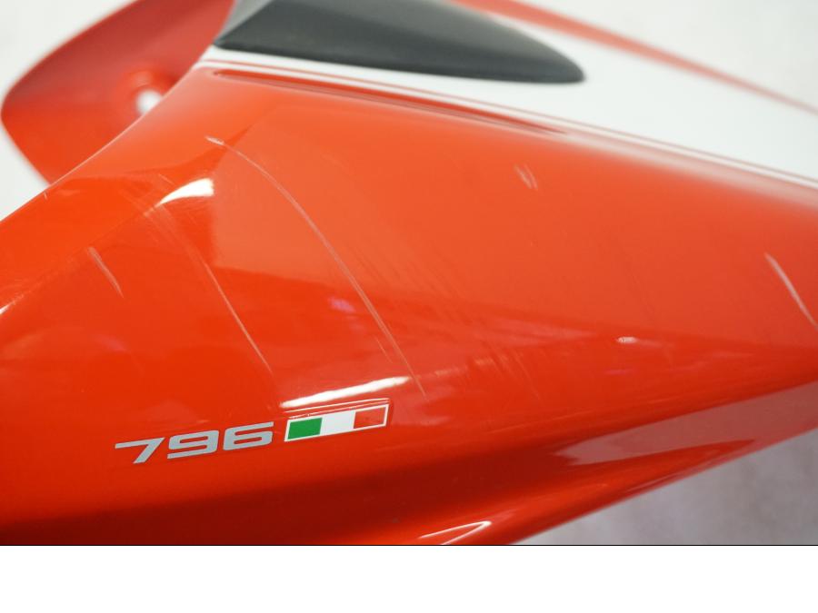 Extrabild1 på Kuts från en Ducati Monster 796 -2013 motorcykel.