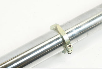 Vänster sida på Gaffelben från en Suzuki VL 1500 -1999 motorcykel.