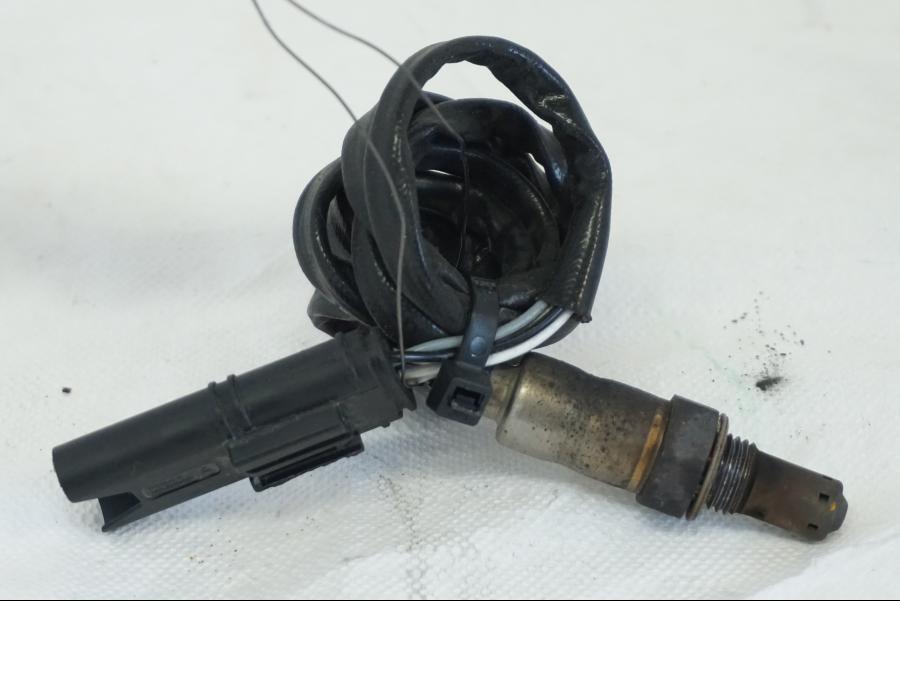 Baksidan på Lambdasond från en BMW K 1600 -2015 motorcykel.