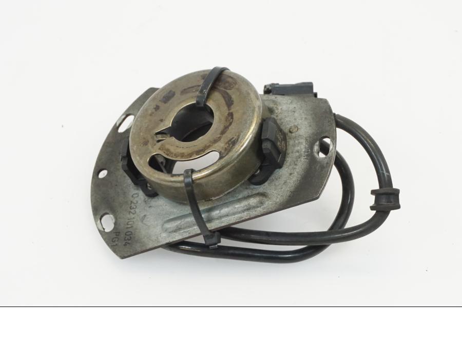 Vänster sida på Tändpickup från en BMW R 1150 R -2002 motorcykel.