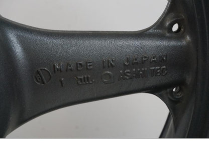 Snett uppifrån på Fälg från en Kawasaki ZX-9R -2001 motorcykel.