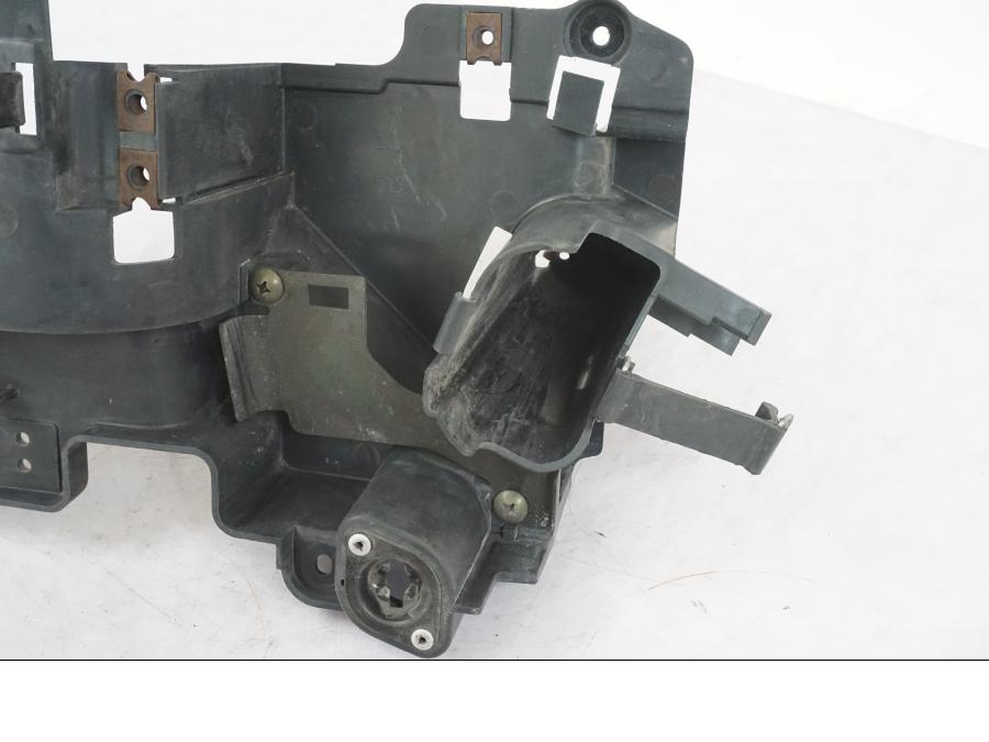 Snett uppifrån på Plast från en Yamaha XVS 1100 -2000 motorcykel.