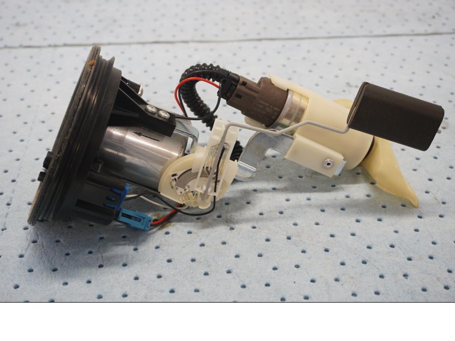 Framsidan på Bensinpump insprut från en BMW F 800 ST -2007 motorcykel.