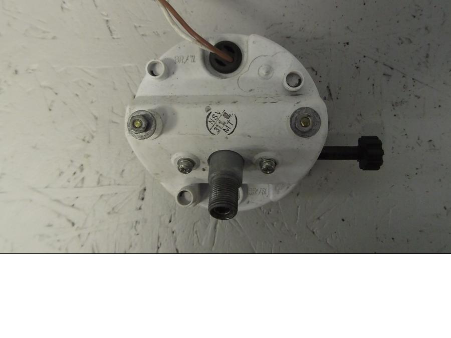 Baksidan på Hastighetsmätare från en KTM 640 Duke -2002 motorcykel.