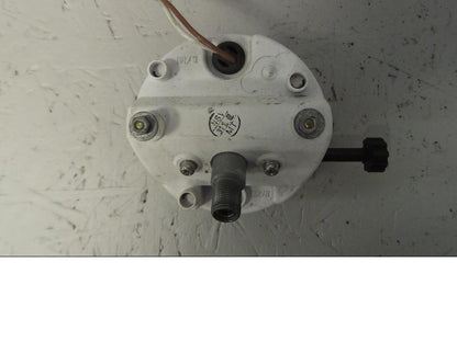 Baksidan på Hastighetsmätare från en KTM 640 Duke -2002 motorcykel.