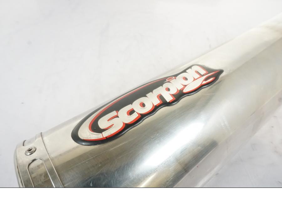 Höger sida på Ljuddämpare Sport från en Honda CBR 900 RR -2003 motorcykel.