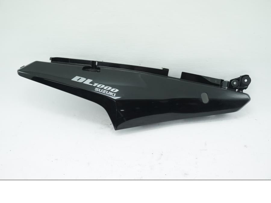 Framsidan på Bakvinge från en Suzuki DL 1000 -2005 motorcykel.