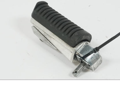 Baksidan på Fotpinne från en Yamaha XJ 6 -2011 motorcykel.