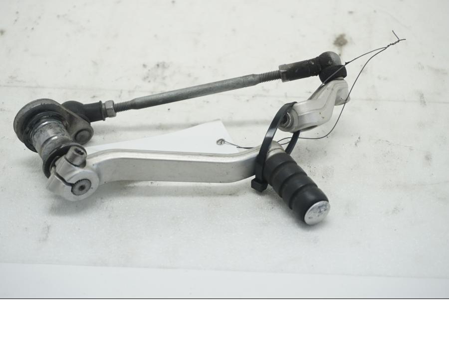 Framsidan på Växelpedal från en Triumph Tiger Explorer -2012 motorcykel.