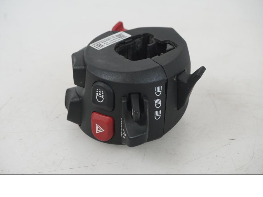 Baksidan på Styrelreglage från en BMW F 750 GS -2019 motorcykel.