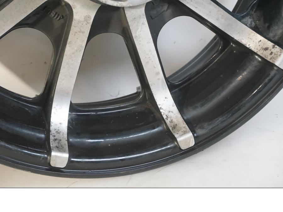 Extrabild2 på Fälg från en Indian Chieftain Dark Horse -2019 motorcykel.