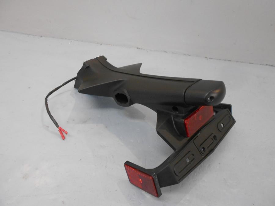 Baksidan på Skylthållare från en Kawasaki Z 900 -2018 motorcykel.