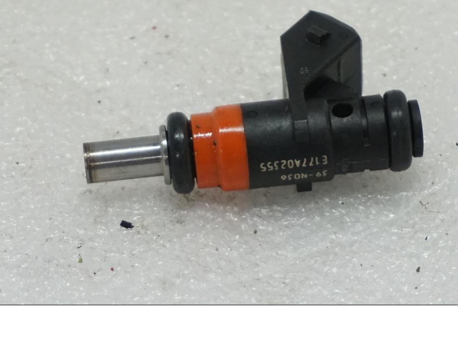 Baksidan på Spridare från en Ducati Monster 1200 -2015 motorcykel.