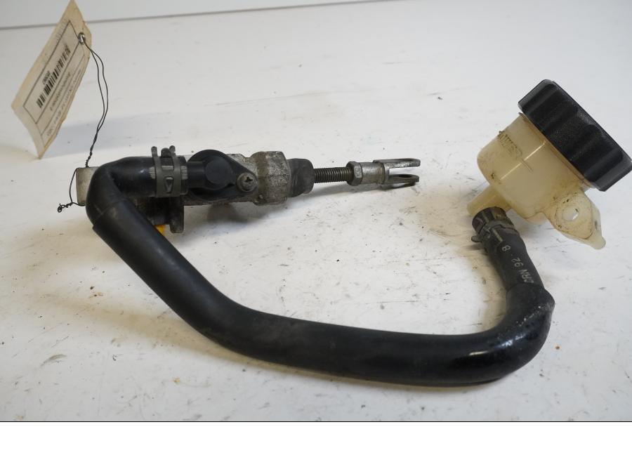 Framsidan på Bromshuvudcylinder från en Yamaha FZR 1000 -1993 motorcykel.